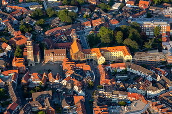 Vue aérienne de Bâtiment religieux « Église des Jésuites Coesfeld » sur Bernhard-von-Galen-Straße à le quartier Coesfeld-Stadt in Coesfeld dans le département Rhénanie du Nord-Westphalie, Allemagne