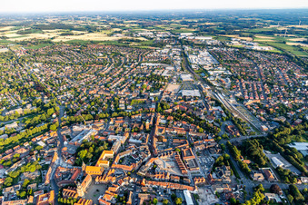 Vue aérienne de Vue de la ville depuis le nord-ouest avec l'église Saint-Lamberti à le quartier Coesfeld-Stadt in Coesfeld dans le département Rhénanie du Nord-Westphalie, Allemagne