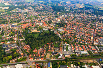 Vue aérienne de Palais et Jardin du Palais Ahaus et Académie Technique Ahaus à Ahaus dans le département Rhénanie du Nord-Westphalie, Allemagne