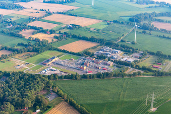 Vue aérienne de Installations du stockage souterrain de gaz naturel Epe-L de Nuon Epe Gasspeicher GmbH et RWE Gas Storage West GmbH à Epe à le quartier Kottigerhook in Gronau dans le département Rhénanie du Nord-Westphalie, Allemagne