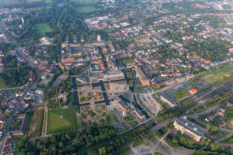 Vue aérienne de LAGA, parc insulaire, musée du rock'n'pop à Gronau dans le département Rhénanie du Nord-Westphalie, Allemagne
