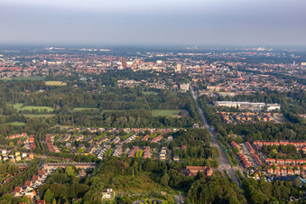 Vue aérienne de Gronaustraat à Enschede dans le département Overijssel, Pays-Bas
