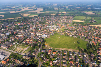 Vue aérienne de Vue de la ville depuis le nord-est à le quartier Weseke in Borken dans le département Rhénanie du Nord-Westphalie, Allemagne