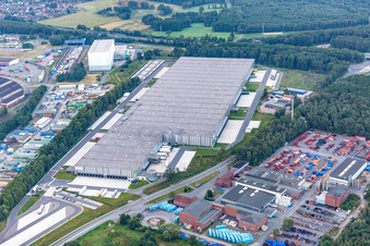 Vue aérienne de Complexe immobilier et terrain du centre logistique « Metro Central Logistic » à le quartier Chemiezone in Marl dans le département Rhénanie du Nord-Westphalie, Allemagne