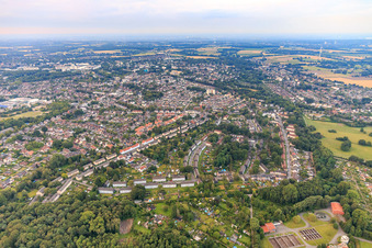 Vue aérienne de Vue de la ville depuis le nord à le quartier Brassert in Marl dans le département Rhénanie du Nord-Westphalie, Allemagne