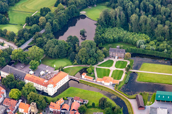 Vue aérienne de Golf Club Schloss Westerholt eV à le quartier Westerholt in Herten dans le département Rhénanie du Nord-Westphalie, Allemagne