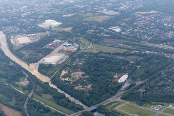 Vue aérienne de Tata Steel sur le canal Rhin-Herne à le quartier Bismarck in Gelsenkirchen dans le département Rhénanie du Nord-Westphalie, Allemagne