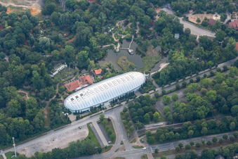 Vue aérienne de Parc zoologique du parc animalier "ZOOM Erlebniswelt" dans la salle Asie à le quartier Bismarck in Gelsenkirchen dans le département Rhénanie du Nord-Westphalie, Allemagne