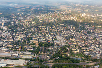 Vue aérienne de Du nord-est à Velbert dans le département Rhénanie du Nord-Westphalie, Allemagne