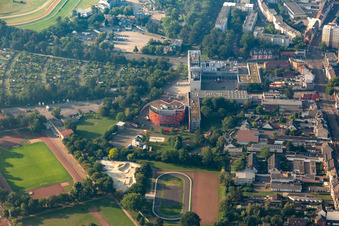 Vue aérienne de Installation sportive du district Weidenpesch, centre de formation et de leadership des pompiers professionnels Köln à le quartier Weidenpesch in Köln dans le département Rhénanie du Nord-Westphalie, Allemagne