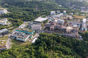 Vue aérienne de Terrain de la clinique universitaire et campus de l'université à Tübingen dans le département Bade-Wurtemberg, Allemagne
