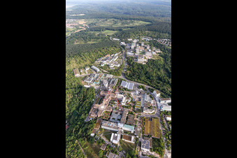 Vue aérienne de Aperçu général du site hospitalier de la Clinique universitaire médicale du Schnarrenberg à Tübingen dans le département Bade-Wurtemberg, Allemagne
