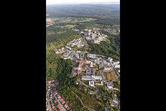 Photographie aérienne de Aperçu général du site hospitalier de la Clinique universitaire médicale du Schnarrenberg à Tübingen dans le département Bade-Wurtemberg, Allemagne