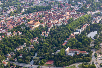 Vue aérienne de Schloßberg, château de Hohentübingen, vieille ville à le quartier Weststadt in Tübingen dans le département Bade-Wurtemberg, Allemagne