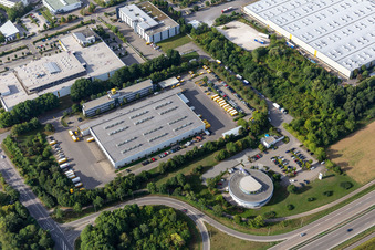 Vue aérienne de Complexe de bâtiments du centre de courrier de la Deutsche Post à le quartier Jettenburg in Kusterdingen dans le département Bade-Wurtemberg, Allemagne