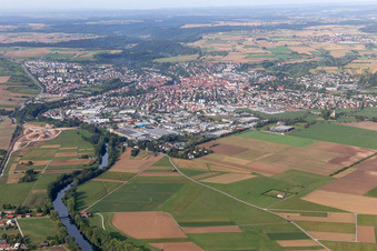 Vue aérienne de Zone urbaine avec périphérie et centre-ville à Rottenburg am Neckar dans le département Bade-Wurtemberg, Allemagne