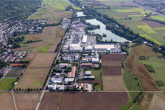 Vue aérienne de Zone industrielle de Rittweg avec Beton Kemmler à le quartier Hirschau in Tübingen dans le département Bade-Wurtemberg, Allemagne