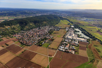 Vue aérienne de Vue de la ville depuis l'ouest, montrant la zone industrielle de Rittweg à le quartier Hirschau in Tübingen dans le département Bade-Wurtemberg, Allemagne