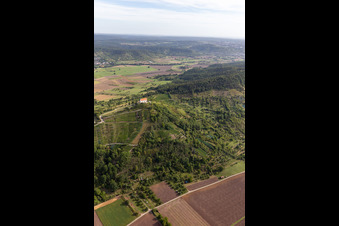 Vue aérienne de Chapelle Wurmlinger - Chapelle Saint-Remi à le quartier Wurmlingen in Rottenburg am Neckar dans le département Bade-Wurtemberg, Allemagne