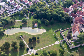 Vue aérienne de Parc du château et orangerie Kilchberg à le quartier Kilchberg in Tübingen dans le département Bade-Wurtemberg, Allemagne