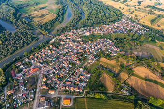 Vue aérienne de Munchhausen dans le département Bas Rhin, France