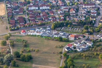 Vue aérienne de Nouvelle zone de développement Hofwaldweg à le quartier Plittersdorf in Rastatt dans le département Bade-Wurtemberg, Allemagne