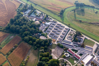 Photographie aérienne de Club d'équitation et de course St. Georg Iffezheim eV à Iffezheim dans le département Bade-Wurtemberg, Allemagne