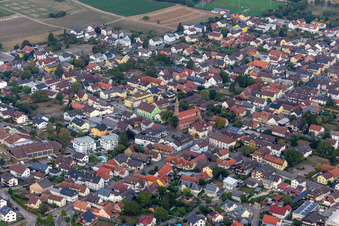 Vue aérienne de Marché à Hügelsheim dans le département Bade-Wurtemberg, Allemagne