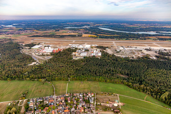 Photographie aérienne de Aéroport de Baden à le quartier Söllingen in Rheinmünster dans le département Bade-Wurtemberg, Allemagne