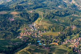 Vue aérienne de Piscine extérieure d'aventure à Sasbachwalden dans le département Bade-Wurtemberg, Allemagne