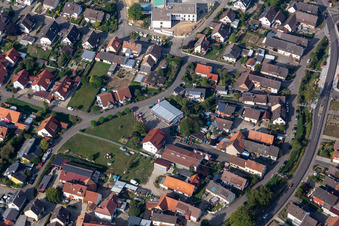 Vue aérienne de Machines agricoles à le quartier Ebersweier in Durbach dans le département Bade-Wurtemberg, Allemagne