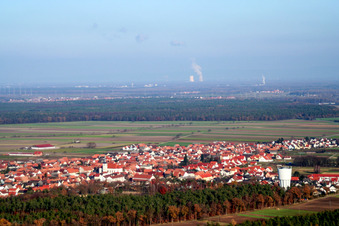 Vue aérienne de Du sud-ouest à Hatzenbühl dans le département Rhénanie-Palatinat, Allemagne