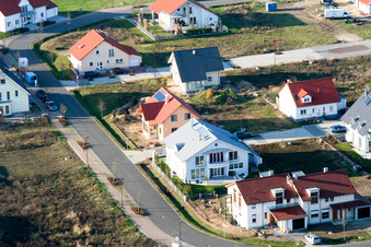 Nouvelle zone de développement An den Tongruben à Rheinzabern dans le département Rhénanie-Palatinat, Allemagne vue du ciel