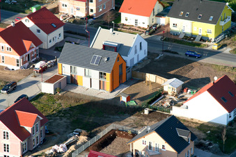 Nouvelle zone de développement An den Tongruben à Rheinzabern dans le département Rhénanie-Palatinat, Allemagne d'un drone