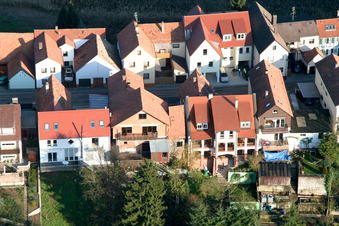 Ludwigstraße à Jockgrim dans le département Rhénanie-Palatinat, Allemagne vue d'en haut