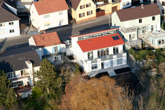 Rue de la gare à Jockgrim dans le département Rhénanie-Palatinat, Allemagne d'en haut