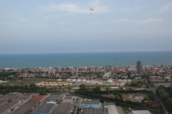 Vue aérienne de Lido di Jesolo dans le département Metropolitanstadt Venedig, Italie