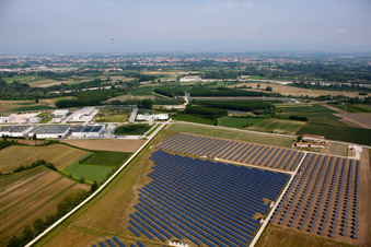 Vue aérienne de Pescincanna dans le département Frioul-Vénétie Julienne, Italie