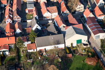 Vue aérienne de Domaine viticole familial Disque à Freckenfeld dans le département Rhénanie-Palatinat, Allemagne