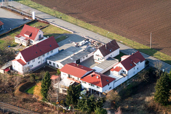 Vue aérienne de Zone industrielle de la gare de Schaidt à Steinfeld dans le département Rhénanie-Palatinat, Allemagne