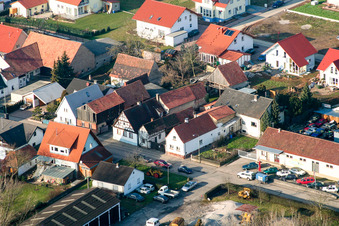 Vue aérienne de Niedergasse à le quartier Kleinsteinfeld in Niederotterbach dans le département Rhénanie-Palatinat, Allemagne