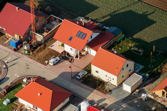 Anneau de Seltz à le quartier Kleinsteinfeld in Niederotterbach dans le département Rhénanie-Palatinat, Allemagne d'en haut