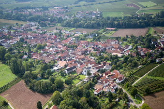 Vue oblique de Quartier Heuchelheim in Heuchelheim-Klingen dans le département Rhénanie-Palatinat, Allemagne