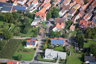 Quartier Heuchelheim in Heuchelheim-Klingen dans le département Rhénanie-Palatinat, Allemagne vue du ciel