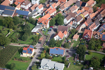 Enregistrement par drone de Quartier Heuchelheim in Heuchelheim-Klingen dans le département Rhénanie-Palatinat, Allemagne