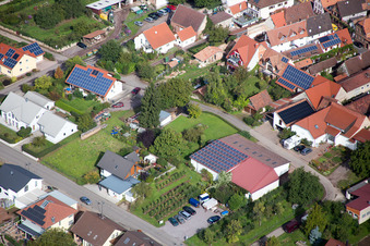 Quartier Heuchelheim in Heuchelheim-Klingen dans le département Rhénanie-Palatinat, Allemagne vu d'un drone