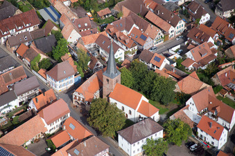 Quartier Heuchelheim in Heuchelheim-Klingen dans le département Rhénanie-Palatinat, Allemagne vue du ciel