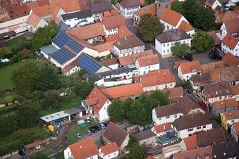 Quartier Heuchelheim in Heuchelheim-Klingen dans le département Rhénanie-Palatinat, Allemagne d'un drone