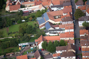 Quartier Heuchelheim in Heuchelheim-Klingen dans le département Rhénanie-Palatinat, Allemagne vu d'un drone