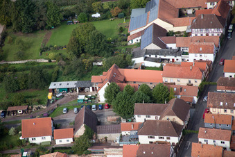 Vue aérienne de Quartier Heuchelheim in Heuchelheim-Klingen dans le département Rhénanie-Palatinat, Allemagne